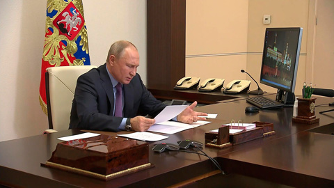 Все есть, но не по карману: Путин потребовал остановить рост цен