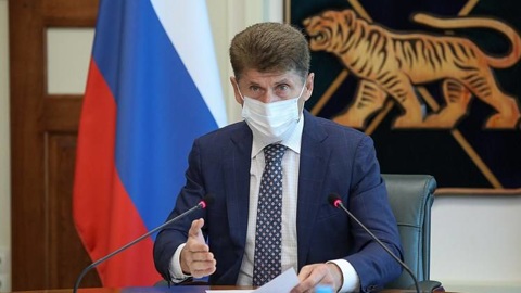 Приморский губернатор и его супруга вакцинировались от COVID