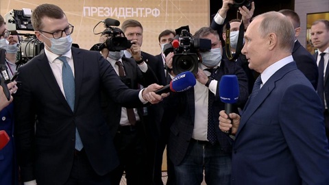 Президент о цензуре на YouTube и Facebook: нужно развивать свои платформы
