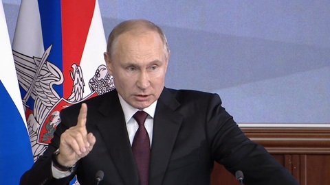 Путин поставил Минобороны задачу "ни в чем не уступить" ведущим армиям