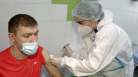Это не шутка, "ЧуВак"? Вокруг названия для новой вакцины кипят споры