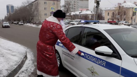 Полицейские креативно поздравили волгоградцев с Новым годом