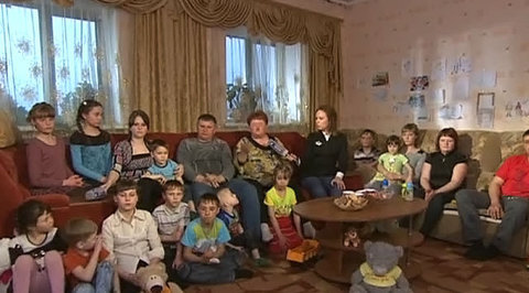 Девочка из многодетной семьи попросила у президента детскую площадку (эфир от 25.04.2013)