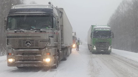 Снежный циклон приближается к берегам Камчатки