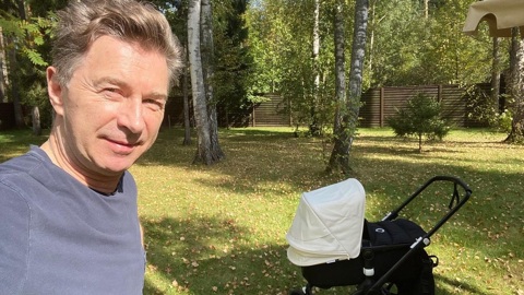 "Появились немыслимые силы и энергия": Сюткин – о позднем отцовстве