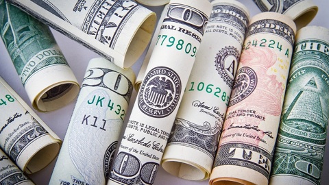 Курс доллара в ходе торгов поднялся выше 75 рублей