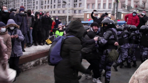 Суд арестовал подравшегося с ОМОНом на незаконной акции в Москве чеченца