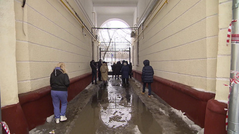 Забор как яблока раздора: жители соседних домов не поделили двор