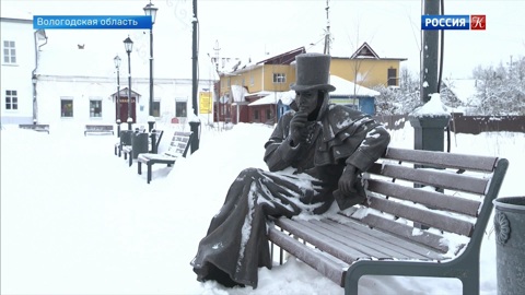 В городе Устюжна установили скульптуры персонажей "Ревизора" Гоголя