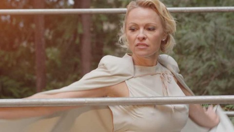 53-летняя Памела Андерсон вышла замуж за своего телохранителя