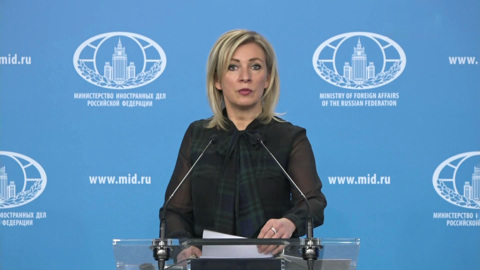 Захарова: Россия не участвует в политических гонках по вакцинам