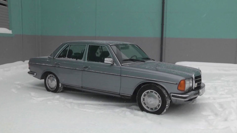 Ретро-авто Mercedes-Benz W123