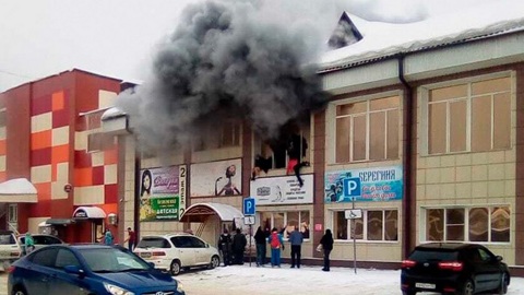 Пожар в ТЦ "Ткацкий-1" в Горно-Алтайске потушен