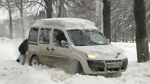 Отвыкший от зимних сугробов Ставрополь переживает февральскую непогоду