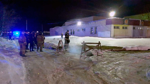Девушка упала в двухметровую яму с кипятком в Нижегородской области