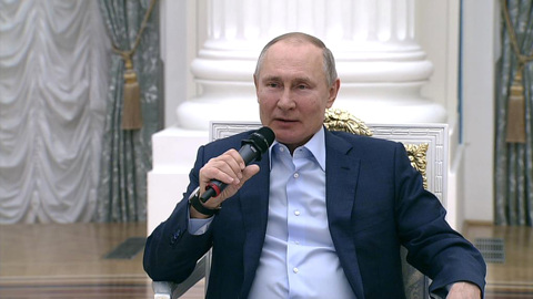 "Это дорогого стоит": президент поздравил волонтеров акции #МыВместе с годом совместной работы