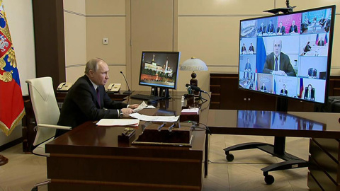 Путин: российская экономика начала восстанавливаться после спада