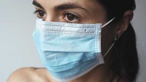 Коронавирусные ограничения в России могут снять к концу лета