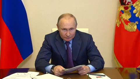 Путин сделает прививку от коронавируса до конца сегодняшнего дня