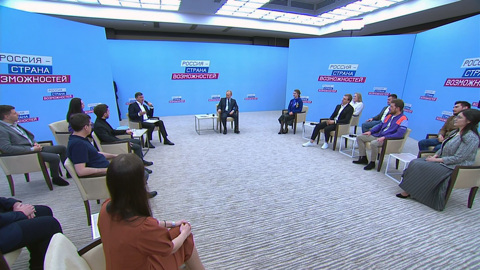 Путин поручит упростить получение гражданства победителями "России — страны возможностей"