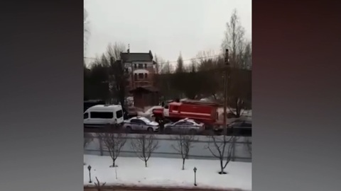 Саперы начали разминирование дома стрелка в Новых Вешках