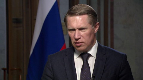 Глава Минздрава рассказал, какой вакциной привился и почему