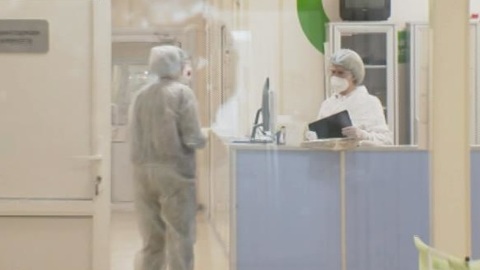 На прививки от COVID-19 в Калининграде приходят целыми коллективами