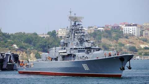 Российский сторожевой корабль предупредительно выстрелил по британскому эсминцу