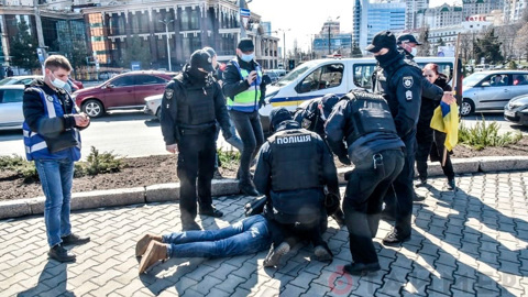 Митинг одесситов против дорогой коммуналки закончился задержаниями