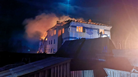 Последствия пожара в доме в Нижегородской области ликвидируют более 250 человек