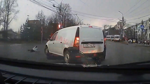 Полицейские Калуги нашли водителя, из машины которого выпал ребенок