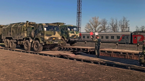 Российские войска, задействованные в учениях, возвращаются в казармы