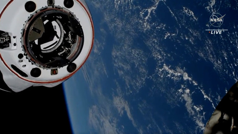 Ракета Falcon 9 с грузовым кораблем Dragon стартовала к МКС