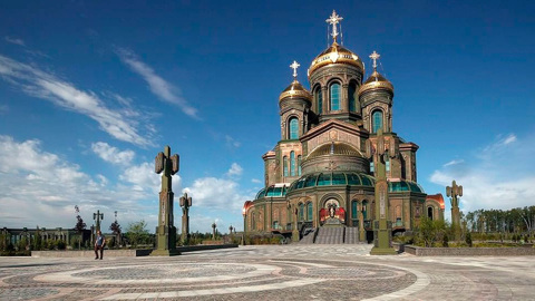 В Главном храме ВС РФ проходит литургия в честь 77-й годовщины Победы