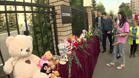 В Татарстане сегодня день траура по жертвам стрельбы в казанской школе