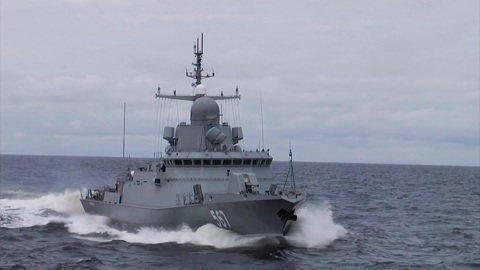 Российские моряки отмечают День Балтийского флота
