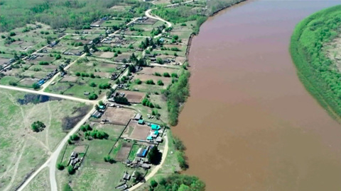 В Красноярском крае под водой оказались дома и дороги