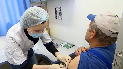 В столичных вузах началась вакцинация от COVID-19
