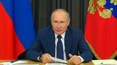 Путин: регионы должны расширять программы поддержки многодетных семей