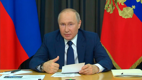 Путин провел оперативное совещание с членами Совбеза