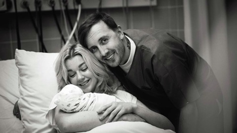 33-летняя Юлианна Караулова родила первенца