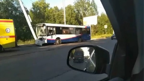 В аварии под Ярославлем пострадали 10 человек