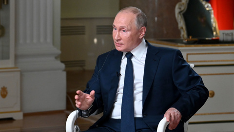 Путин: НАТО постоянно проводит военные учения возле российских границ