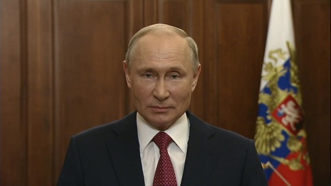 Владимир Путин поздравил выпускников российских школ