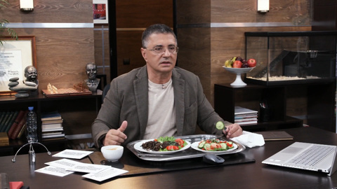 Мясников назвал главную ошибку, которая ведет к набору веса