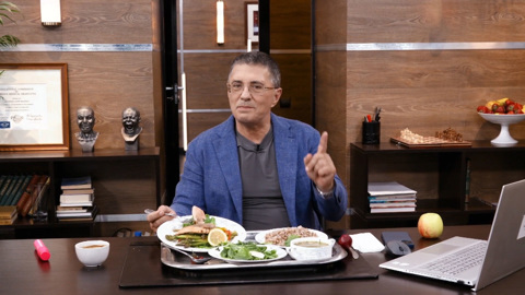 Мясников разрешил диабетикам сладкое и бокал вина