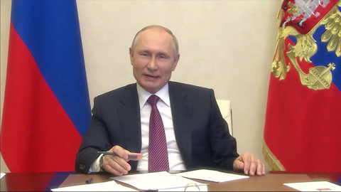 Владимир Путин провел встречу с финалистами всероссийского конкурса "Большая перемена"