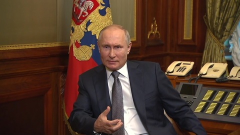 Путин дал комментарии к своей статье "Об историческом единстве русских и украинцев"
