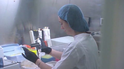В России проходят испытания комбинации вакцин AstraZeneca и "Спутник Лайт"