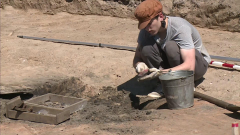 Археологические раскопки на улице Леона Поземского в Пскове продолжаются